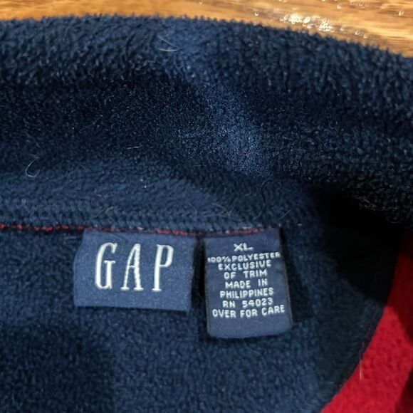 BOYS GAP SWEATER SIZE XL! - Picture 3 of 4